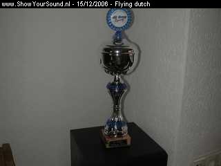 showyoursound.nl - De beukbus van Audio-system - flying dutch - SyS_2006_12_15_16_20_24.jpg - onze eerste beker gewonnen in bochum bij de d&w show
